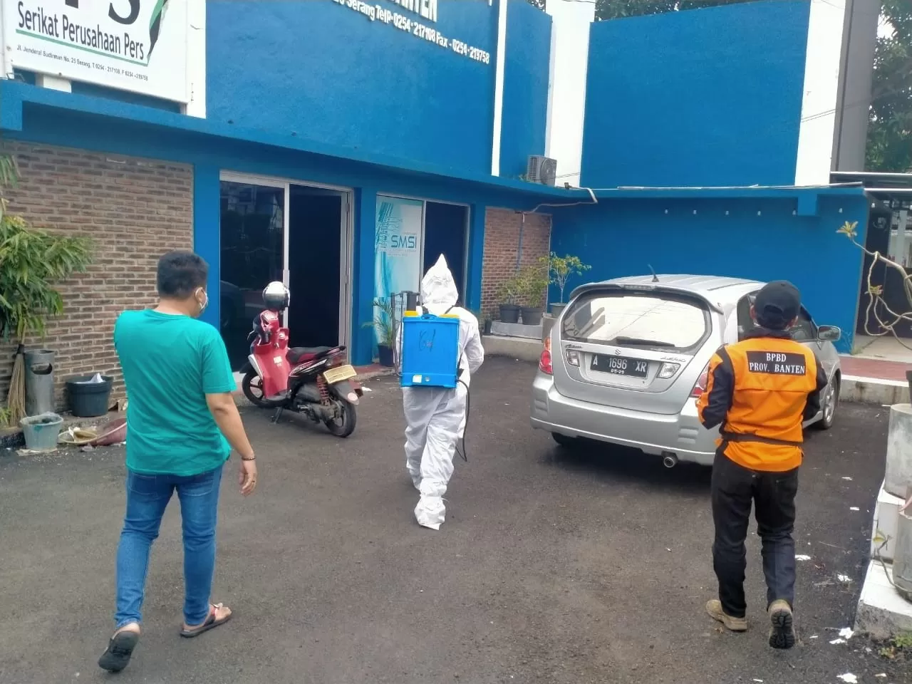Berita Banten, Berita Serang Terbaru, Berita Serang Hari ini, Berita PWI Banten: Sekretariat PWI Banten Disemprot Disinfektan