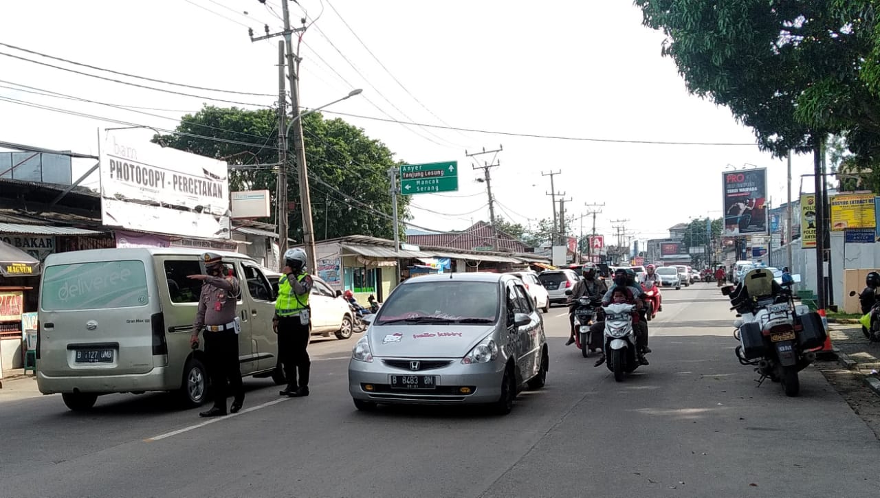 Berita Banten, Berita Cilegon, Arus Lalu Lintas Wisata: Jalur Wisata Anyer–Carita Mulai Padat