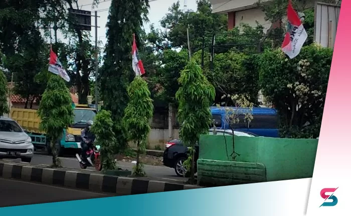 Deretan Bendera Partai di Kota Serang Sudah Lebih 2 Minggu Belum Juga Dicabut