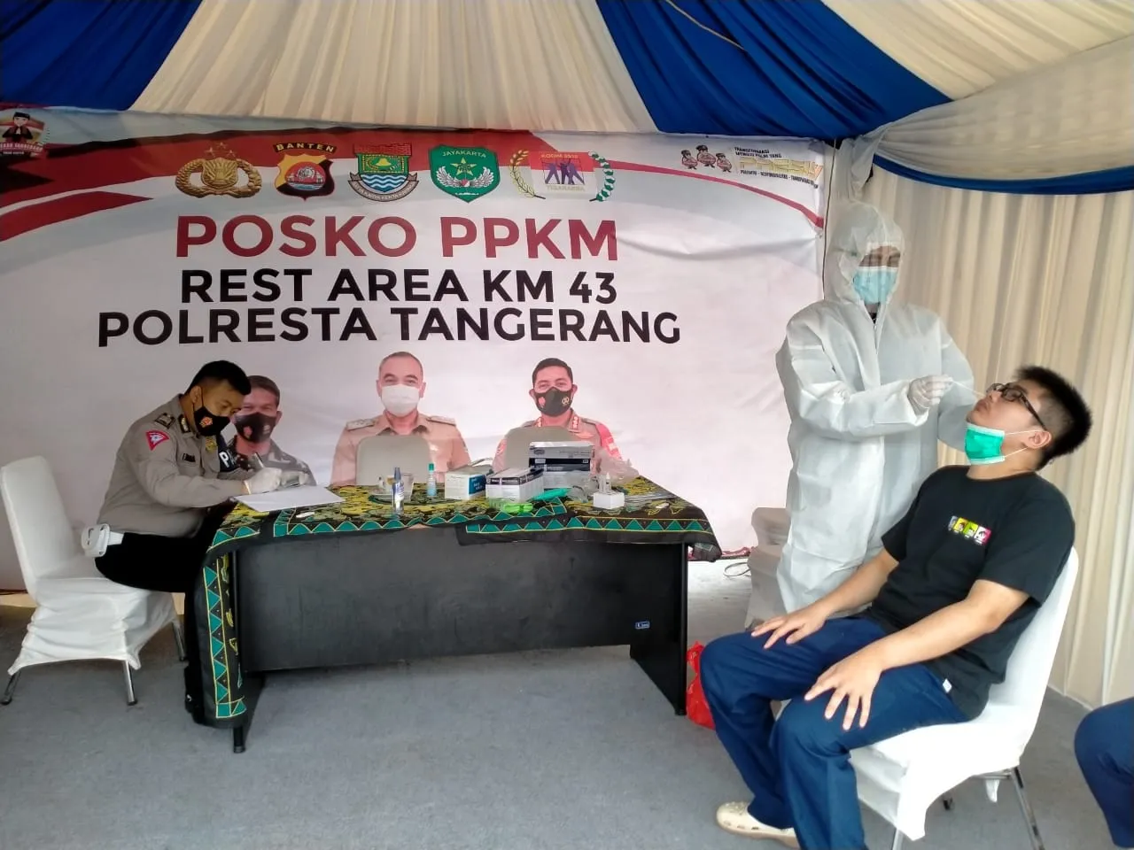 Berita Banten, Berita Banten Terbaru, Berita Banten Hari Ini, Berita Kabupaten Tangerang, Berita Kabupaten Tangerang Terbaru, Berita Kabupaten Tangerang Hari Ini, Berita Posko Swab: Posko Swab Test Antigen Polresta Tangerang Jaring 99 Pengendara Tol Merak: Semuanya Negatif