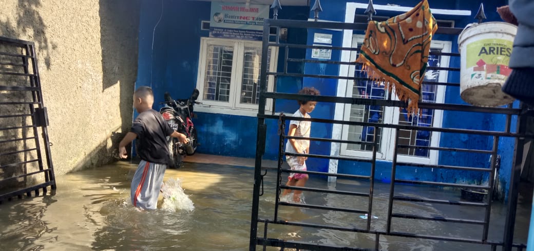 Perumahan Nirwana Banjir, Kantor Media BantenNet Ikut Terendam