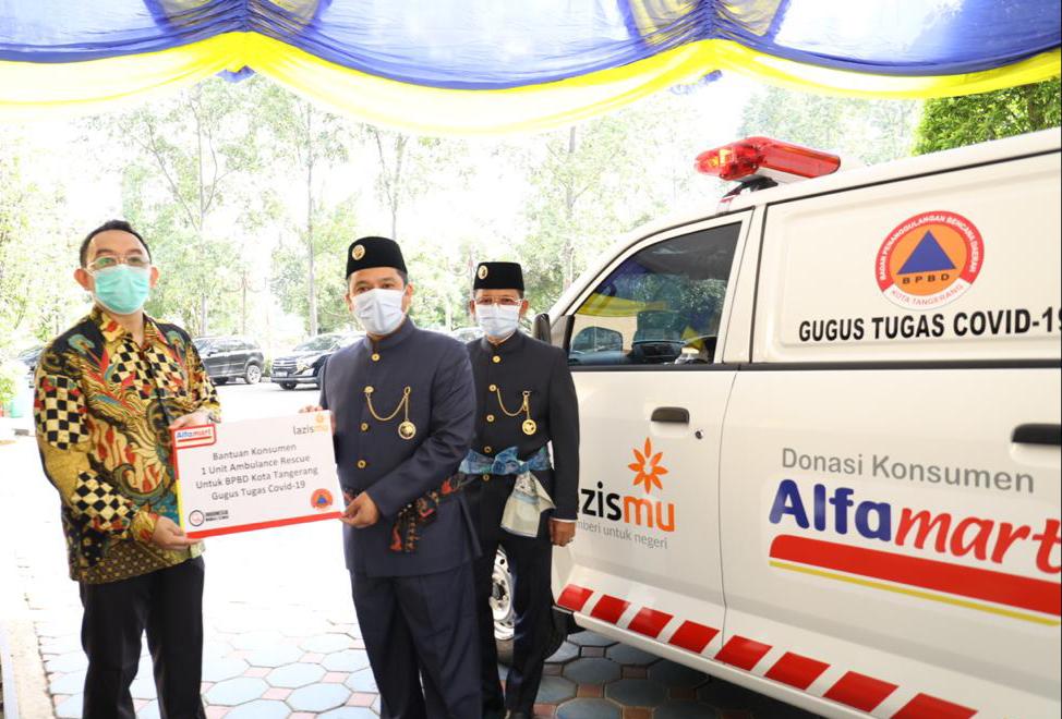 Lazismu Salurkan Bantuan Ambulance Hasil Donasi Konsumen Alfamart untuk BPBD Tangerang