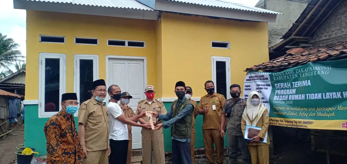 Berita Banten, Berita Banten Terbaru, Berita Banten Hari Ini, Berita Kabupaten Tangerang, Berita Kabupaten Tangerang Terbaru, Berita Kabupaten Tangerang Hari Ini, Berita Baznas, Berita Rutilahu: Baznas Serahkan Kunci Rumah Program Rutilahu di Kemiri