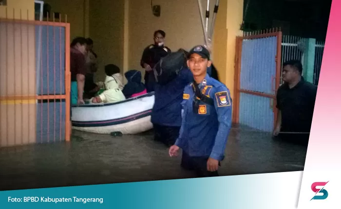 Banjir di Bencongan, Banjir di Kepala Dua, Banjir di Tangerang, Ratusan Rumah Kebanjiran, Berita Banten, Berita Banten Terbaru, Berita Banten Hari Ini, Berita Kabupaten Tangerang, Berita Kabupaten Tangerang Terbaru, Berita Kabupaten Tangerang Hari Ini: Banjir di Bencongan Kepala Dua: Ratusan Rumah Terendam