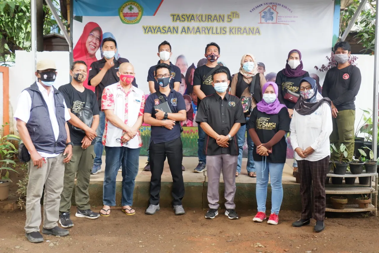 Berita Banten, Berita Banten Terbaru, Berita Banten Hari Ini, Berita Kota Tangerang, Berita Kota Tangerang Terbaru, Berita Kota Tangerang Hari Ini: SMSI dan PWI Kabupaten Tangerang Sambangi Anak-Anak Penderita Kanker