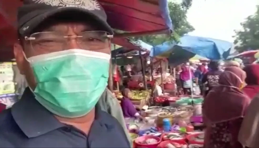 Minggu Pagi, Helldy Mendadak Sidak Pasar Kranggot yang Semrawut