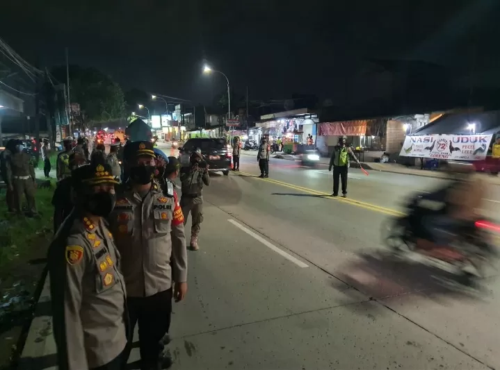 Berita Banten, Berita Banten Terbaru, Berita Banten Hari Ini, Berita Kabupaten Tangerang, Berita Kabupaten Tangerang Terbaru, Berita Kabupaten Tangerang Hari Ini: Polresta Tangerang Sekat Massa Jelang Sidang Lanjutan HRS