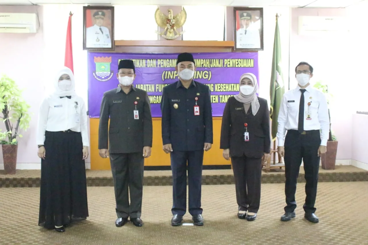 Berita Banten, Berita Banten Terbaru, Berita Banten Hari Ini, Berita Kabupaten Tangerang, Berita Kabupaten Tangerang Terbaru, Berita Kabupaten Tangerang Hari Ini: Wabup Tangerang Lantik dan Ambil Sumpah/Janji Pejabat Fungsional Pembimbing Kesehatan Kerja