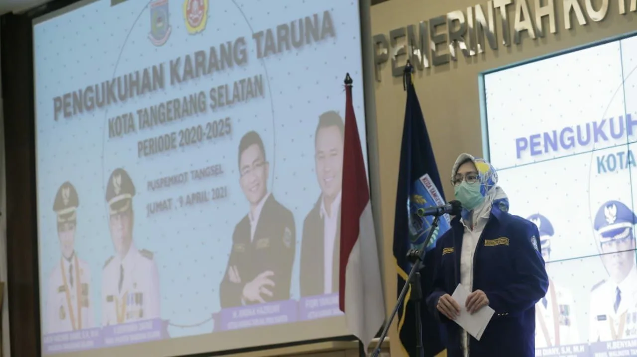 Berita Banten, Berita Banten Terbaru, Berita Banten Hari Ini, Berita Tangsel, Berita Tangsel Terbaru, Berita Tangsel Hari Ini: Airin Kukuhkan Karang Taruna Tangsel 2020-2025