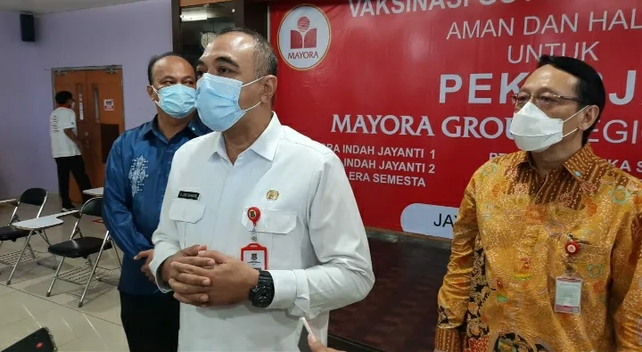 Berita Banten, Berita Banten Terbaru, Berita Banten Hari Ini, Berita Kabupaten Tangerang, Berita Kabupaten Tangerang Terbaru, Berita Kabupaten Tangerang Hari Ini: Pegawai PT Mayora Indah Jayanti Jalani Vaksinasi Gotong Royong
