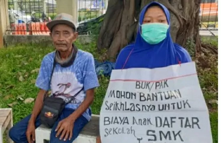 Setelah Ramai Diberitakan, Warga yang Mengemis untuk Biaya Sekolah Anak Kini Bernafas Lega
