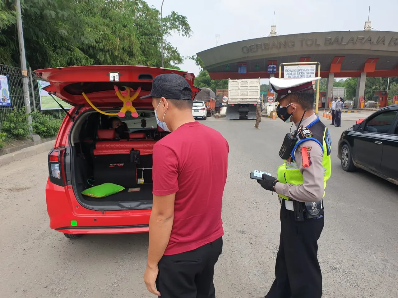 Berita Banten, Berita Banten Terbaru, Berita Banten Hari Ini, Berita Kabupaten Tangerang, Berita Kabupaten Tangerang Terbaru, Berita Kabupaten Tangerang Hari Ini: Dalam 2 Hari, Pospam Penyekatan Polresta Tangerang Putar Balik Ratusan Kendaraan