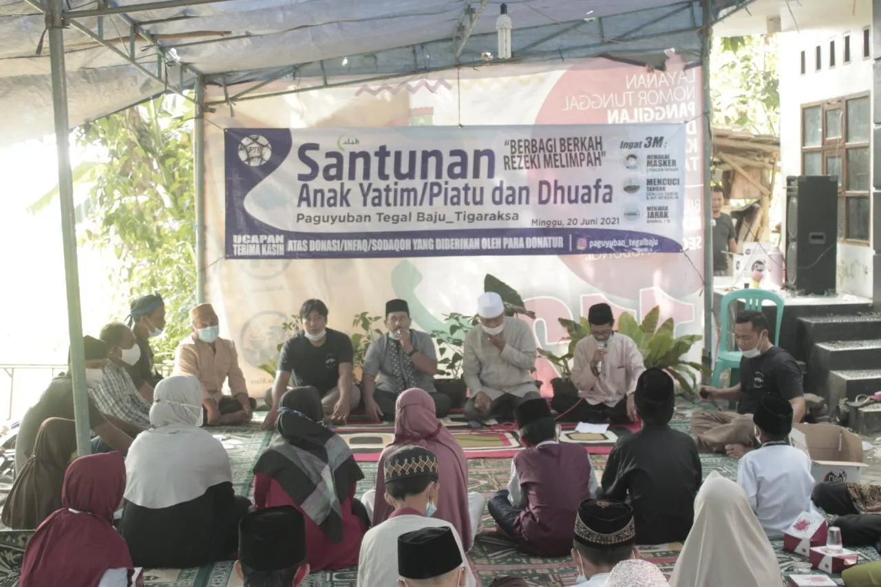 Berita Banten, Berita Banten Terbaru, Berita Banten Hari Ini, Berita Kabupaten Tangerang, Berita Kabupaten Tangerang Terbaru, Berita Kabupaten Tangerang Hari Ini: Paguyuban Tegal Baju Salurkan Bantuan Sembako