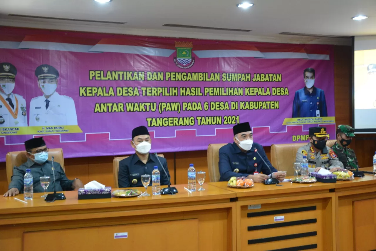 Berita Banten, Berita Banten Terbaru, Berita Banten Hari Ini, Berita Kabupaten Tangerang, Berita Kabupaten Tangerang Terbaru, Berita Kabupaten Tangerang Hari Ini: Bupati Tangerang Lantik Enam Kepala Desa Hasil PAW Serentak
