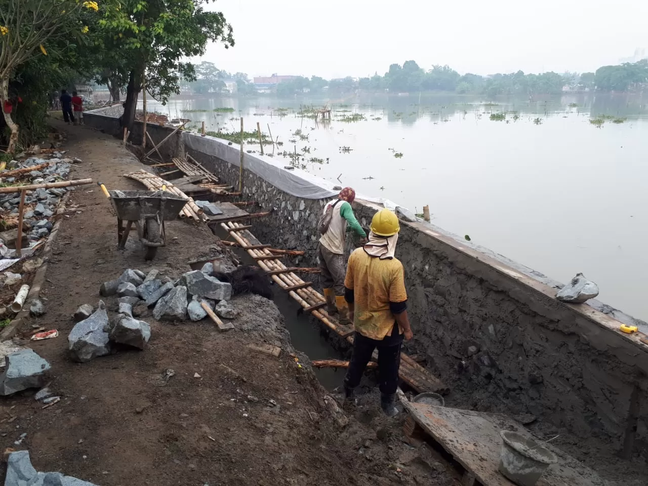 Turap Ambruk di Situ Kelapadua Sudah Dibangun Kembali