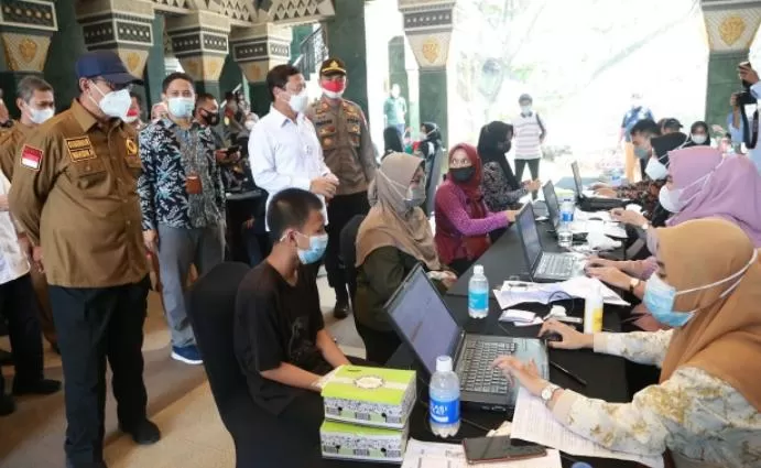 Berita Banten, Berita Banten Terbaru, Berita Banten Hari Ini, Berita Serang, Berita Serang Terbaru, Berita Serang Hari Ini: WH Minta Pemerintah Pusat Penuhi Kuota Vaksin untuk Warga Banten