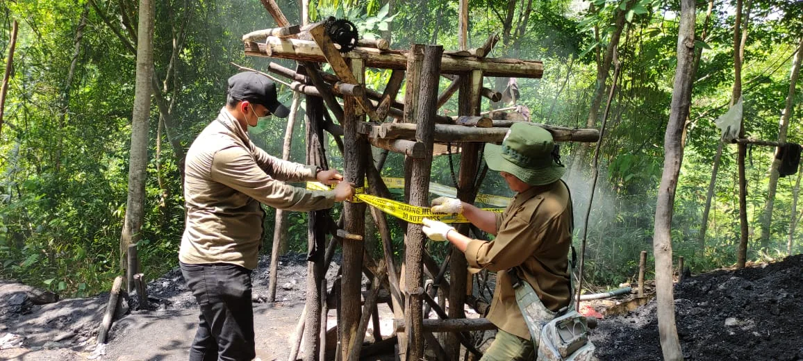 Polda Banten Tertibkan Penambangan Batu Bara di Hutan Perhutani Lebak