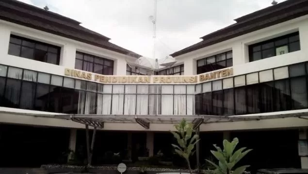 Berita Banten, Berita Banten Terbaru, Berita Banten Hari Ini, Berita Serang, Berita Serang Terbaru, Berita Serang Hari Ini: Kantor Dindikbud Banten Digeledah KPK