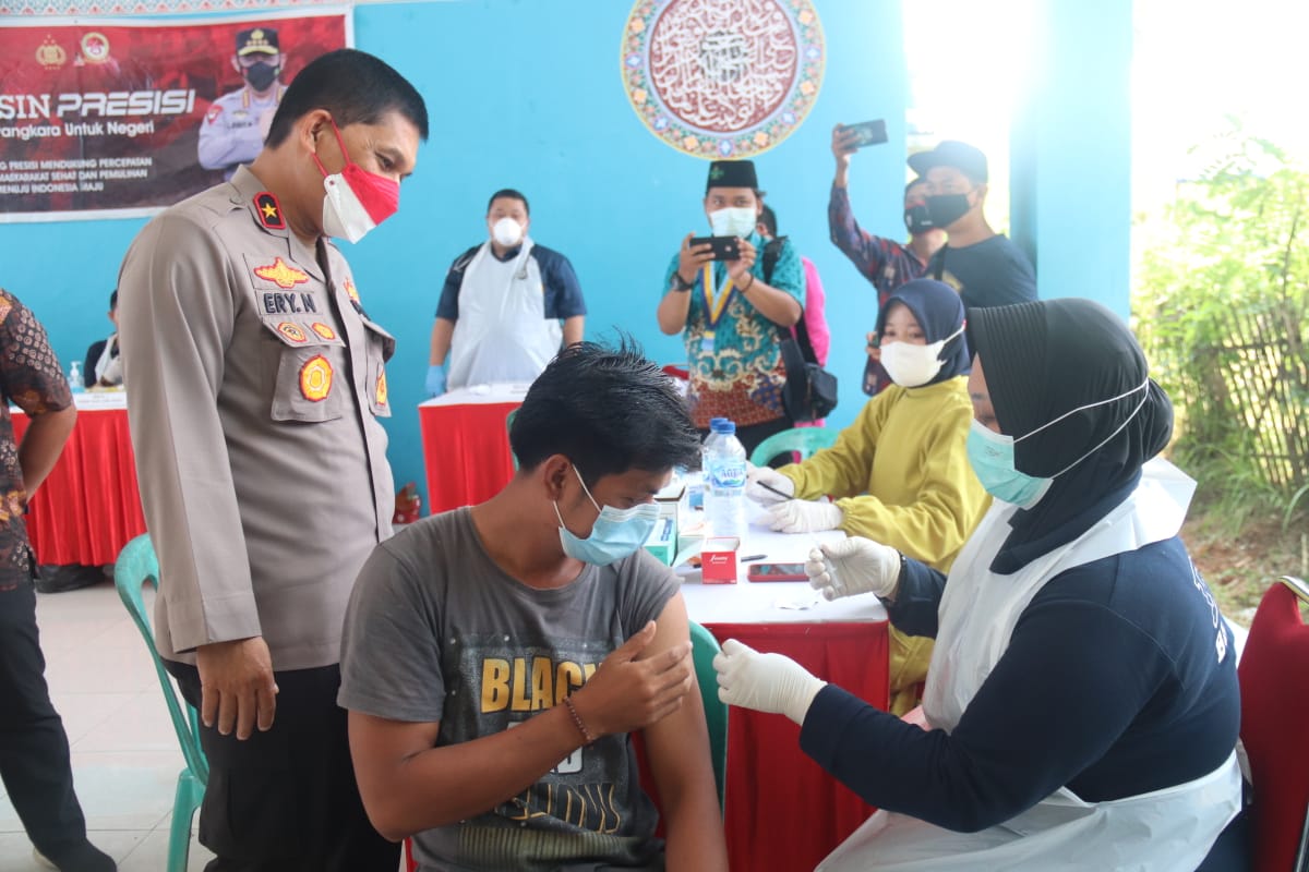 Berita Banten, Berita Banten Terbaru, Berita Banten Hari Ini, Berita Lebak, Berita Lebak Terbaru, Berita Lebak Hari Ini: Masyarakat Kalang Anyar Antusias Ikuti Vaksinasi di Gerai Vaksin Presisi