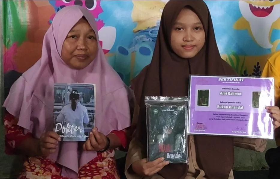 Berita Banten, Berita Banten Terbaru, Berita Banten Hari Ini, Berita Serang, Berita Serang Terbaru, Berita Serang Hari Ini: Cuma Pakai HP, Nurul Aini Terbitkan 4 Novel Selama Pembelajaran Daring