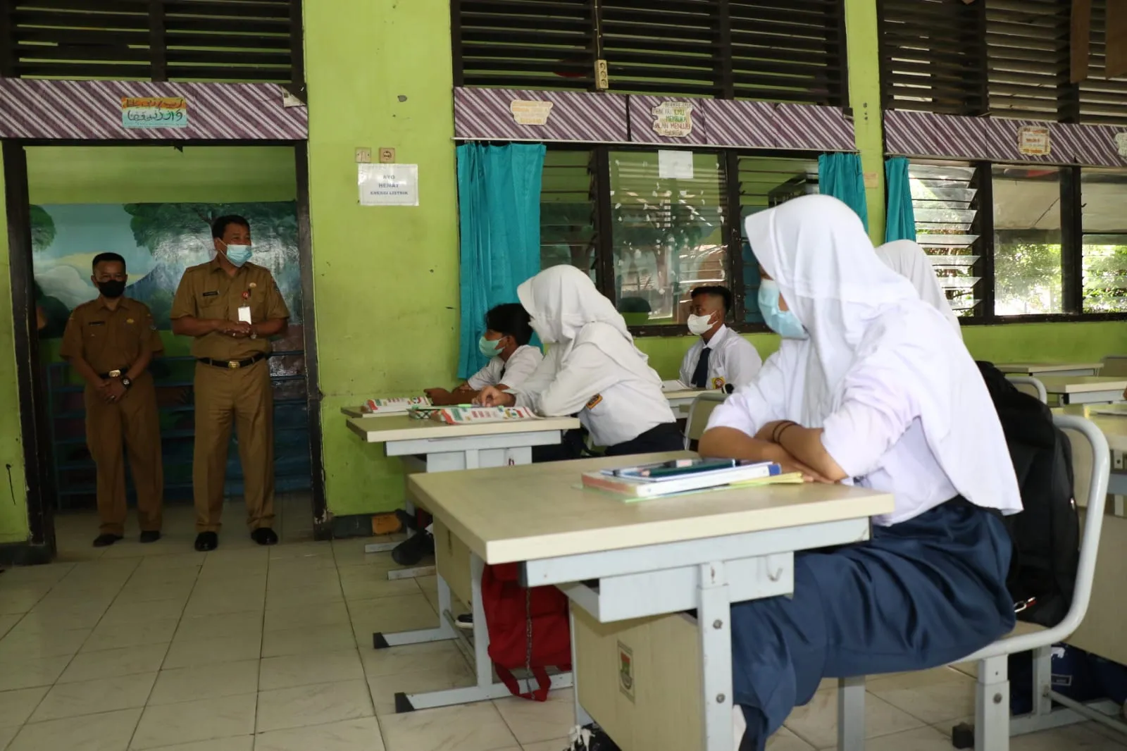 Berita Banten, Berita Banten Terbaru, Berita Banten Hari Ini, Berita Kabupaten Tangerang, Berita Kabupaten Tangerang Terbaru, Berita Kabupaten Tangerang Hari Ini: Sekda Kab. Tangerang Tinjau Simulasi PTM di SMP 1 Sepatan