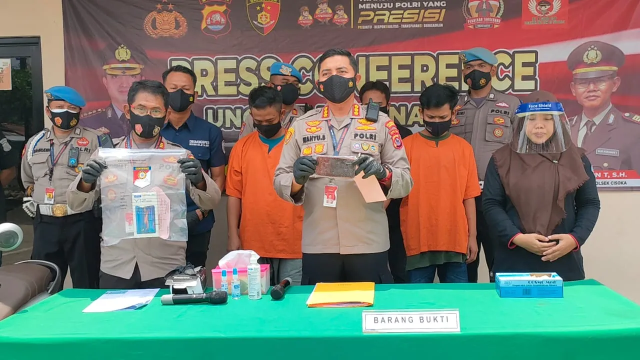 Berita Banten, Berita Banten Terbaru, Berita Banten Hari Ini, Berita Kabupaten Tangerang, Berita Kabupaten Tangerang Terbaru, Berita Kabupaten Tangerang Hari Ini: Jambret HP Bocah di Cosaka, Dua Pemuda Asal Serang Dibekuk Polisi