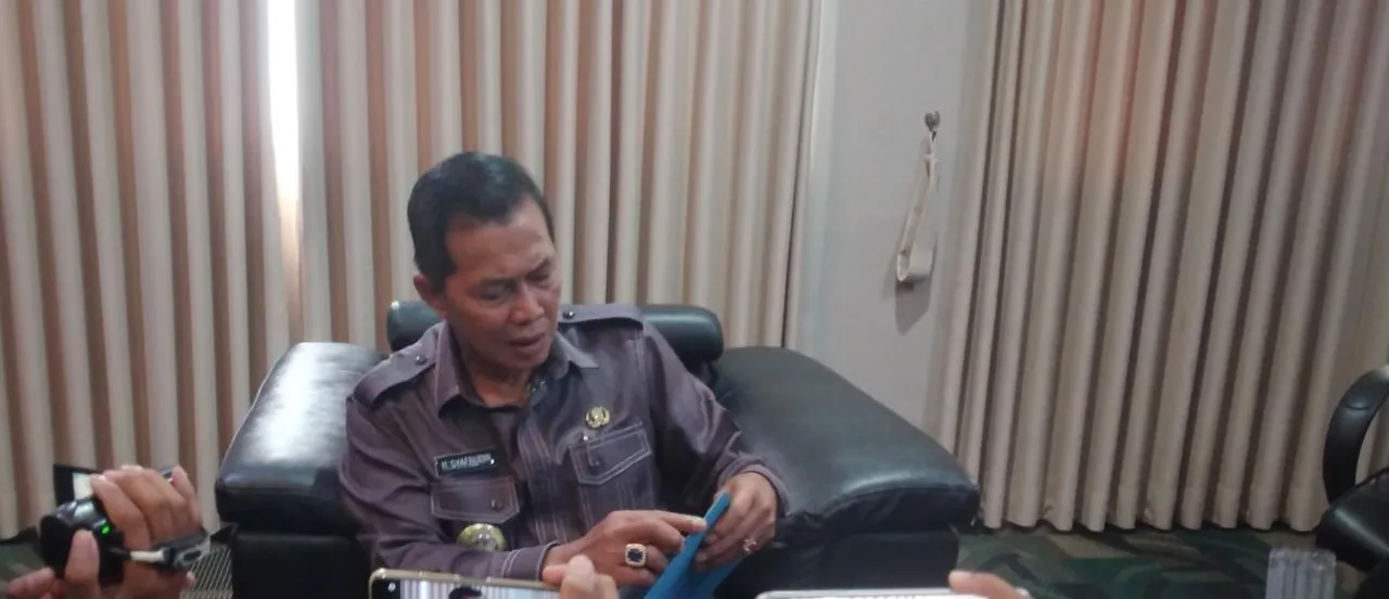Berita Banten, Berita Banten Terbaru, Berita Banten Hari Ini, Berita Serang, Berita Serang Terbaru, Berita Serang Hari Ini: PLN Diminta Rapikan Penataan Kabel di Kota Serang yang Semrawut