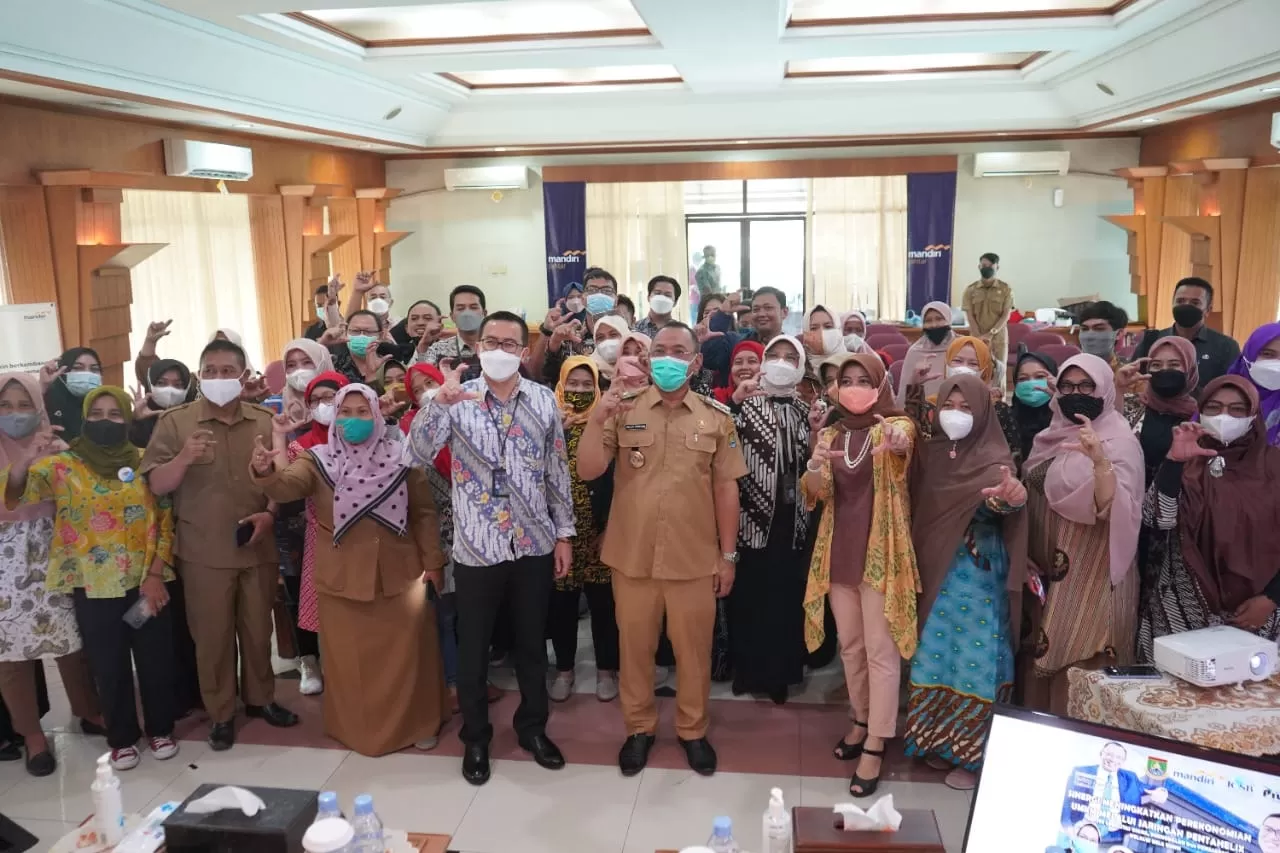 Berita Banten, Berita Banten Hari Ini, Berita Banten Terbaru, Cilegon, Cilegon Hari Ini, Cilegon Terbaru, Peristiwa, Peristiwa Hari Ini, Peristiwa Terbaru, Berita Viral, Berita Viral Hari Ini, Berita Viral Terbaru: Peduli Penjualan Produk UMKM Cilegon, Helldy Ingin Dirikan Central UMKM
