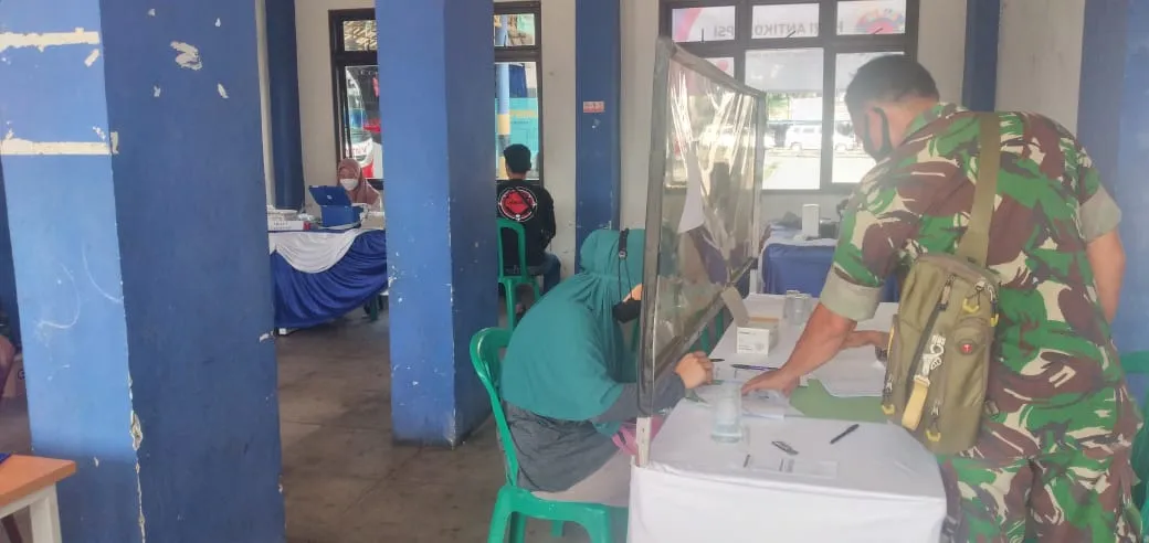 Berita Banten, Berita Banten Hari Ini, Berita Banten Terbaru, Serang, Serang Hari Ini, Serang Terbaru, Peristiwa, Peristiwa Hari Ini, Peristiwa Terbaru, Berita Viral, Berita Viral Hari Ini, Berita Viral Terbaru: Jelang Nataru, Supir dan Pedagang di Terminal Pakupatan Divaksinasi