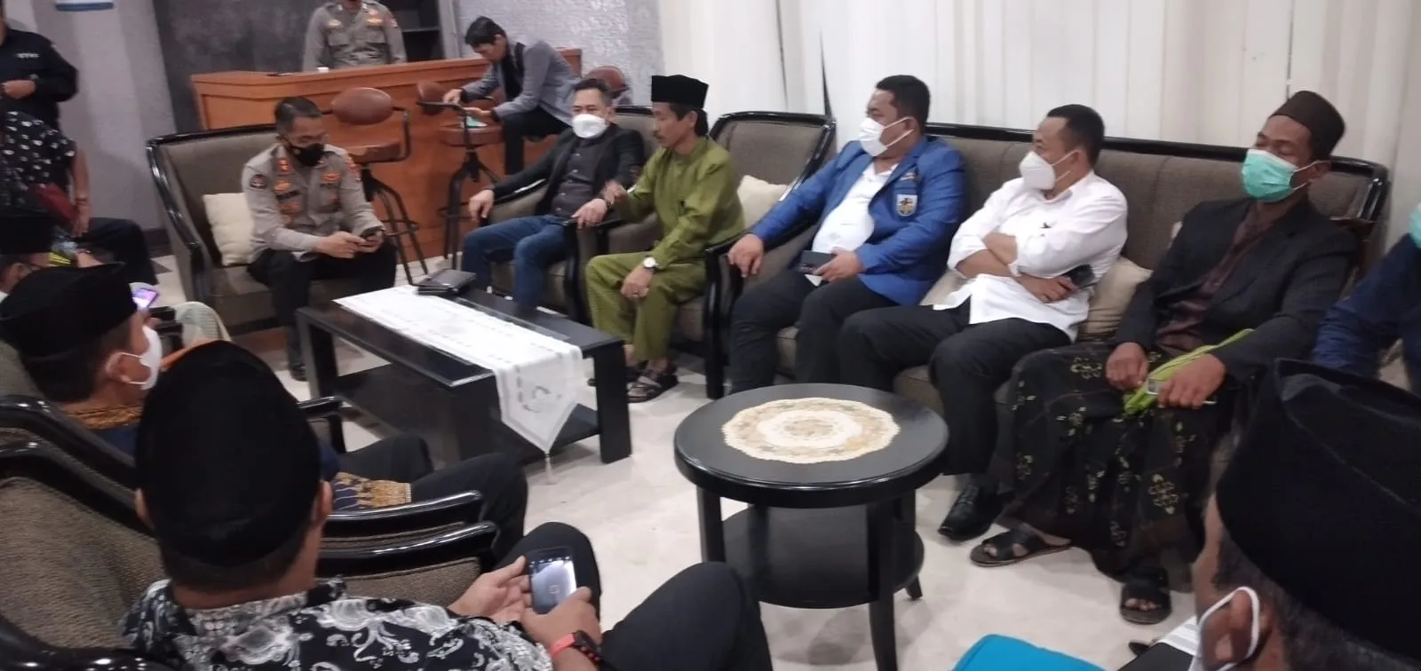 Berita Banten, Berita Banten Hari Ini, Berita Banten Terbaru, Serang, Serang Hari Ini, Serang Terbaru, Peristiwa, Peristiwa Hari Ini, Peristiwa Terbaru, Berita Viral, Berita Viral Hari Ini, Berita Viral Terbaru: Oknum Buruh yang Terobos Kantor Gubernur Banten Dilaporkan ke Polda