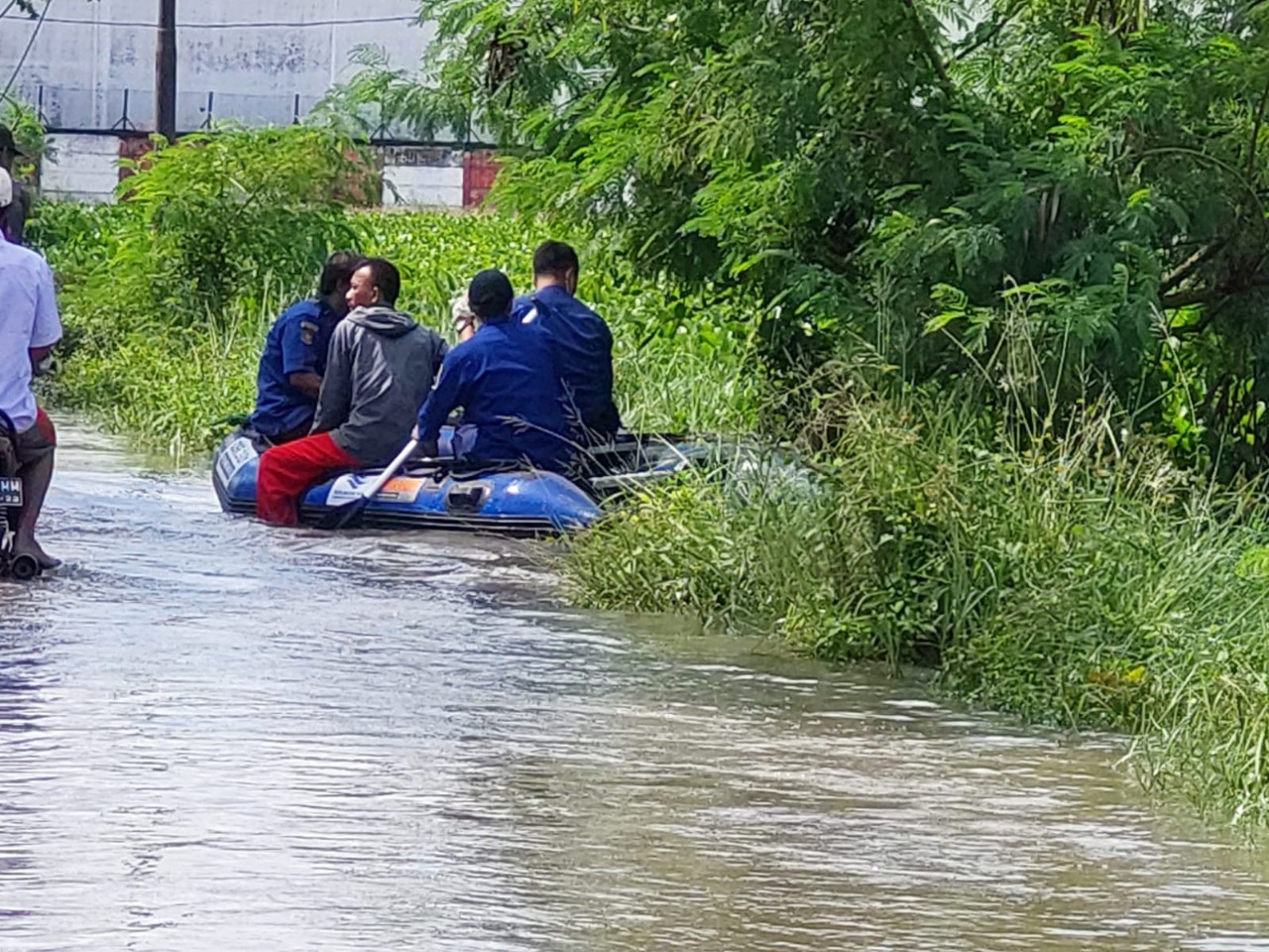 350 KK di Pakuhaji Terdampak Banjir