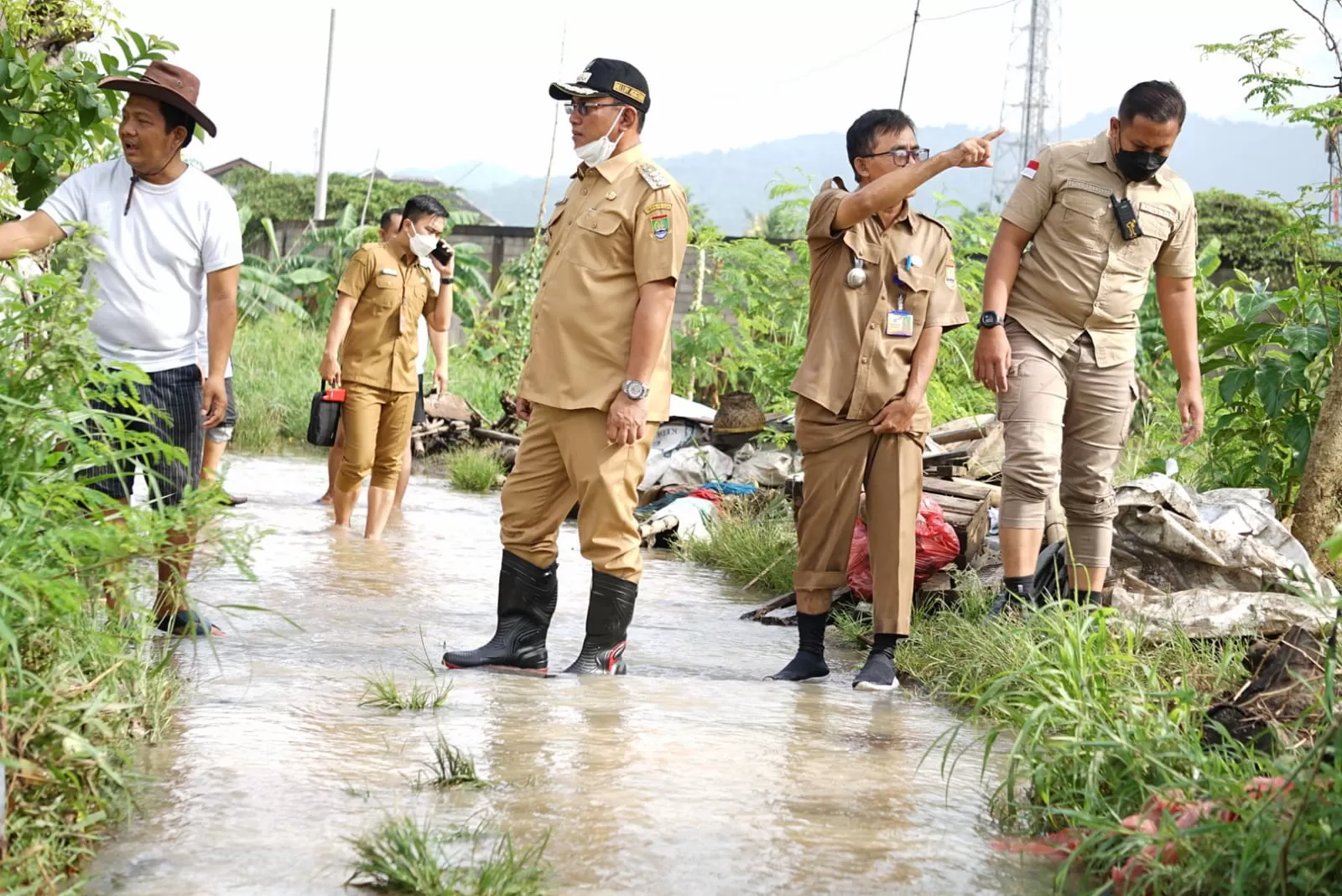 Helldy Tinjau Langsung Lokasi Banjir