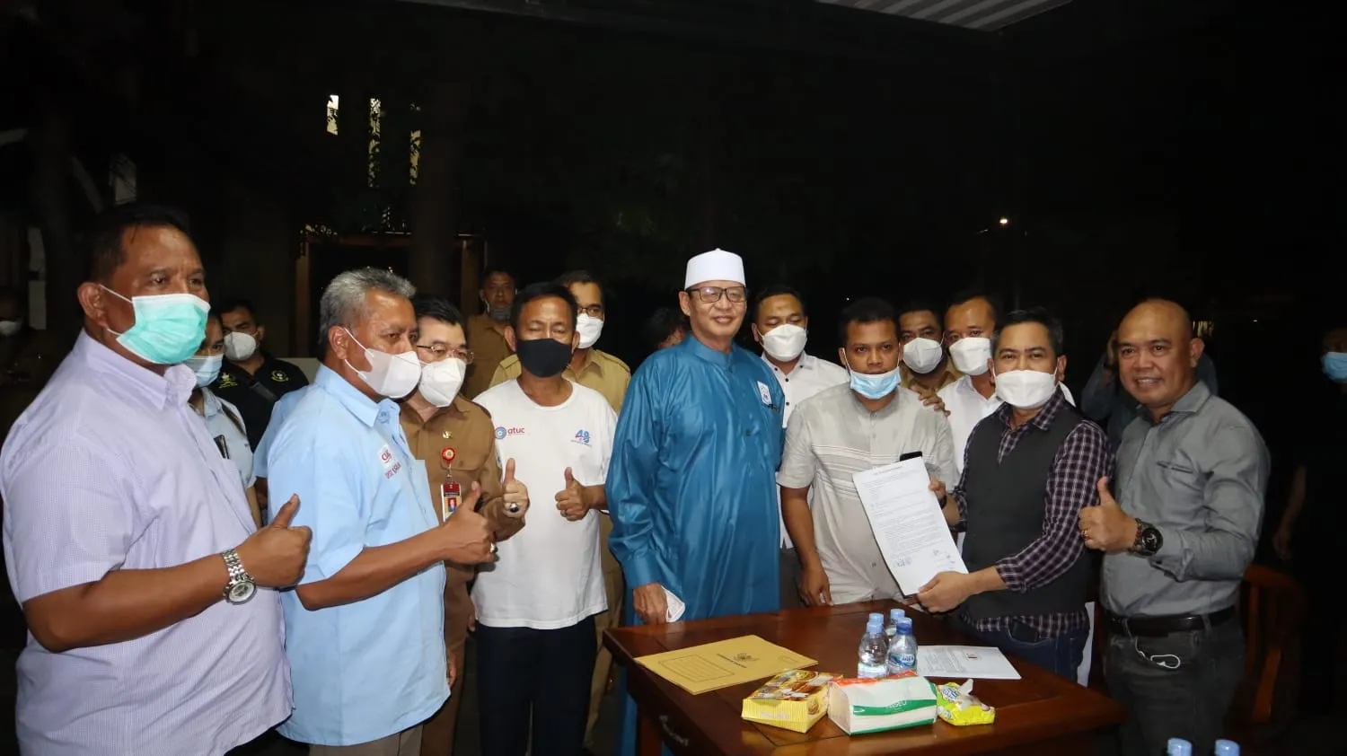 Berita Banten, Berita Banten Hari Ini, Berita Banten Terbaru, Serang, Serang Hari Ini, Serang Terbaru, Peristiwa, Peristiwa Hari Ini, Peristiwa Terbaru, Berita Viral, Berita Viral Hari Ini, Berita Viral Terbaru: Gubernur Banten dan Buruh Berdamai, Laporan Polisi Bakal Dicabut