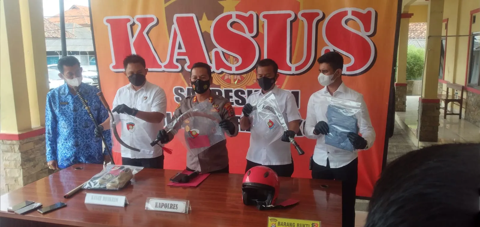 Berita Banten, Berita Banten Hari Ini, Berita Banten Terbaru, Serang, Serang Hari Ini, Serang Terbaru, Peristiwa, Peristiwa Hari Ini, Peristiwa Terbaru, Berita Viral, Berita Viral Hari Ini, Berita Viral Terbaru: Buntut Tawuran Hingga Menelan Korban Jiwa, Polres Serang Kota Tetapkan 4 Tersangka