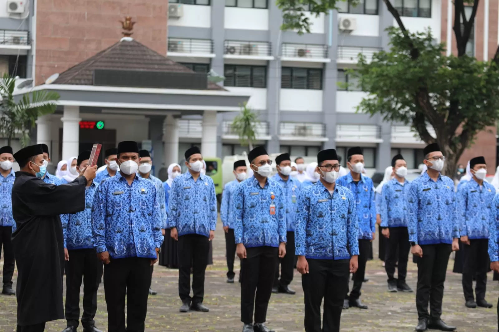 Berita Banten, Berita Banten Hari Ini, Berita Banten Terbaru, Serang, Serang Hari Ini, Serang Terbaru, Peristiwa, Peristiwa Hari Ini, Peristiwa Terbaru, Berita Viral, Berita Viral Hari Ini, Berita Viral Terbaru: 115 CPNS Disumpah Jadi PNS, Walkot Serang Sebut Masih Kurang