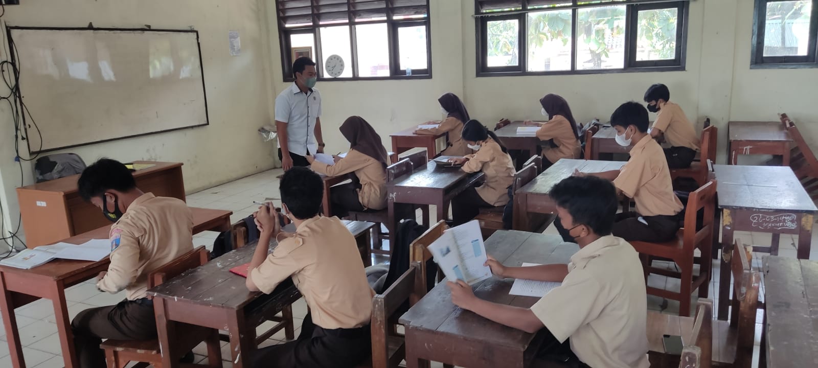 16 SMA dan SMK di Kb. Tangerang Terkontaminasi Omicron, PTM Kembali Diganti Daring