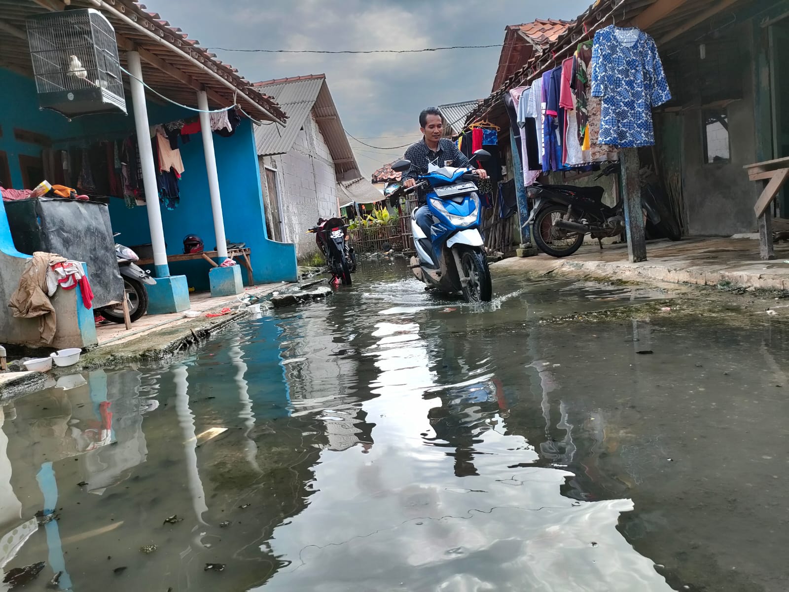 Terkena Banjir Berbulan-bulan, Warga Gaga Mulai Terserang Penyakit Gatal