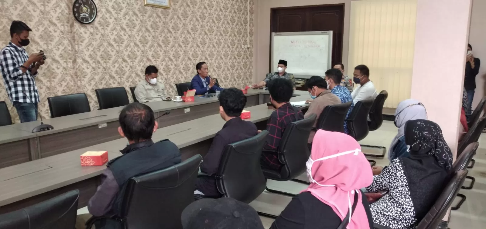 Berita Banten, Berita Banten Hari Ini, Berita Banten Terbaru, Serang, Serang Hari Ini, Serang Terbaru, Peristiwa, Peristiwa Hari Ini, Peristiwa Terbaru, Berita Viral, Berita Viral Hari Ini, Berita Viral Terbaru: Minta Jangan Dibongkar, PKL Stadion Maulana Yusuf Gelar Audiensi dengan DPRD