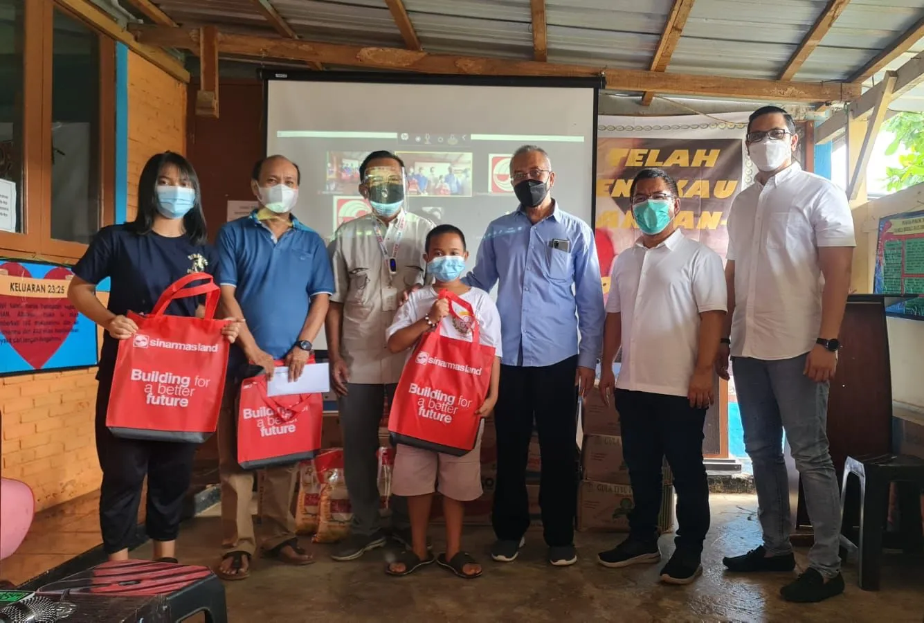 Berita Banten, Berita Banten Hari Ini, Berita Banten Terbaru, Kabupaten Tangerang, Kabupaten Tangerang Hari Ini, Kabupaten Tangerang Terbaru, Peristiwa, Peristiwa Hari Ini, Peristiwa Terbaru, Berita Viral, Berita Viral Hari Ini, Berita Viral Terbaru: Sinar Mas Land Berikan Bantuan Dana dan Pangan kepada Ratusan Santri dan Yatim Piatu di Kab. Tangerang