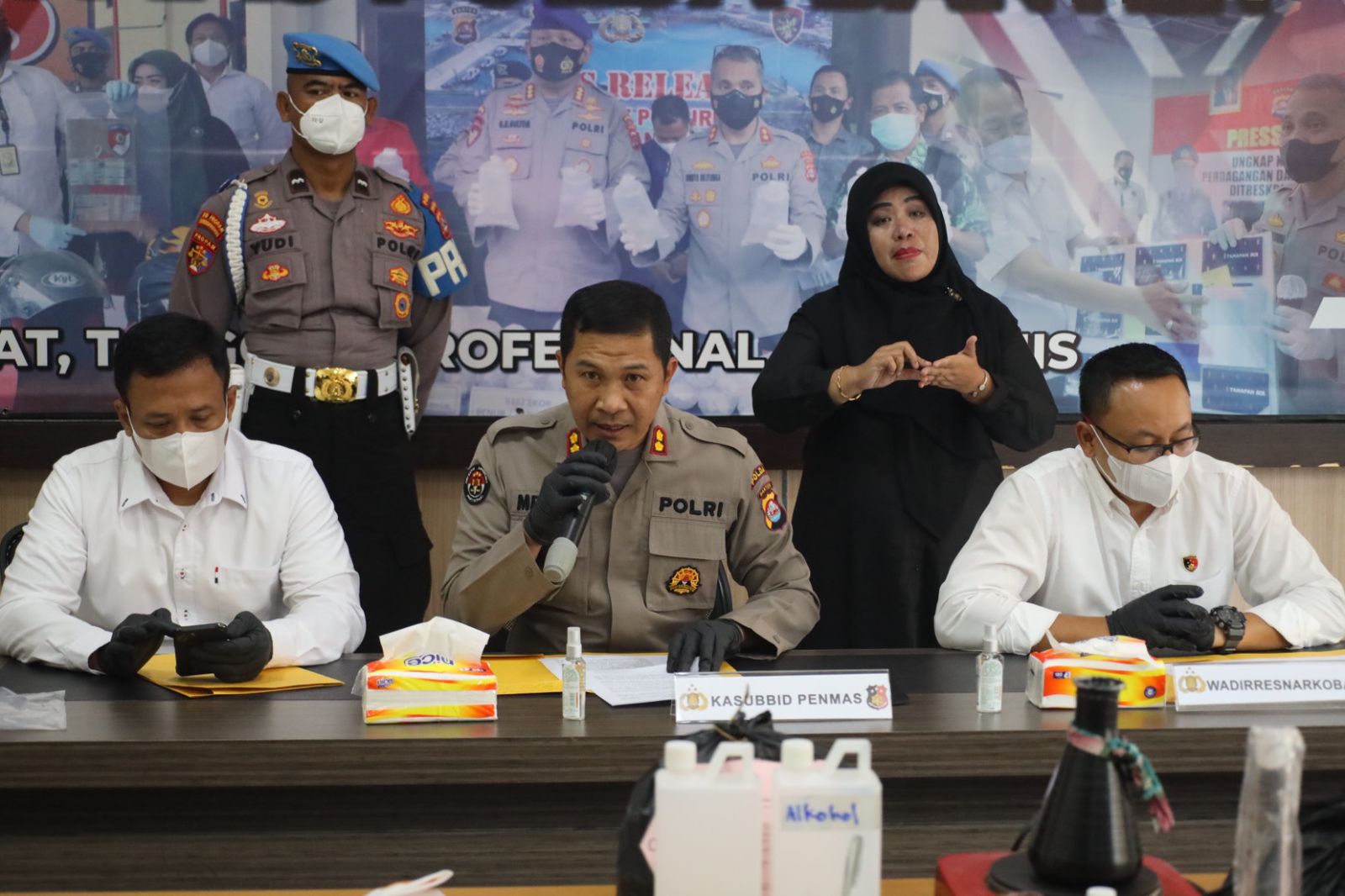 Kirim Ganja Melalui JNE, Tiga Pelaku Ditangkap Polda Banten