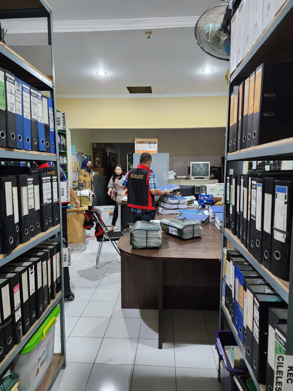 Tim Penyidik Kejati Banten Geledah Kantor BPN Lebak