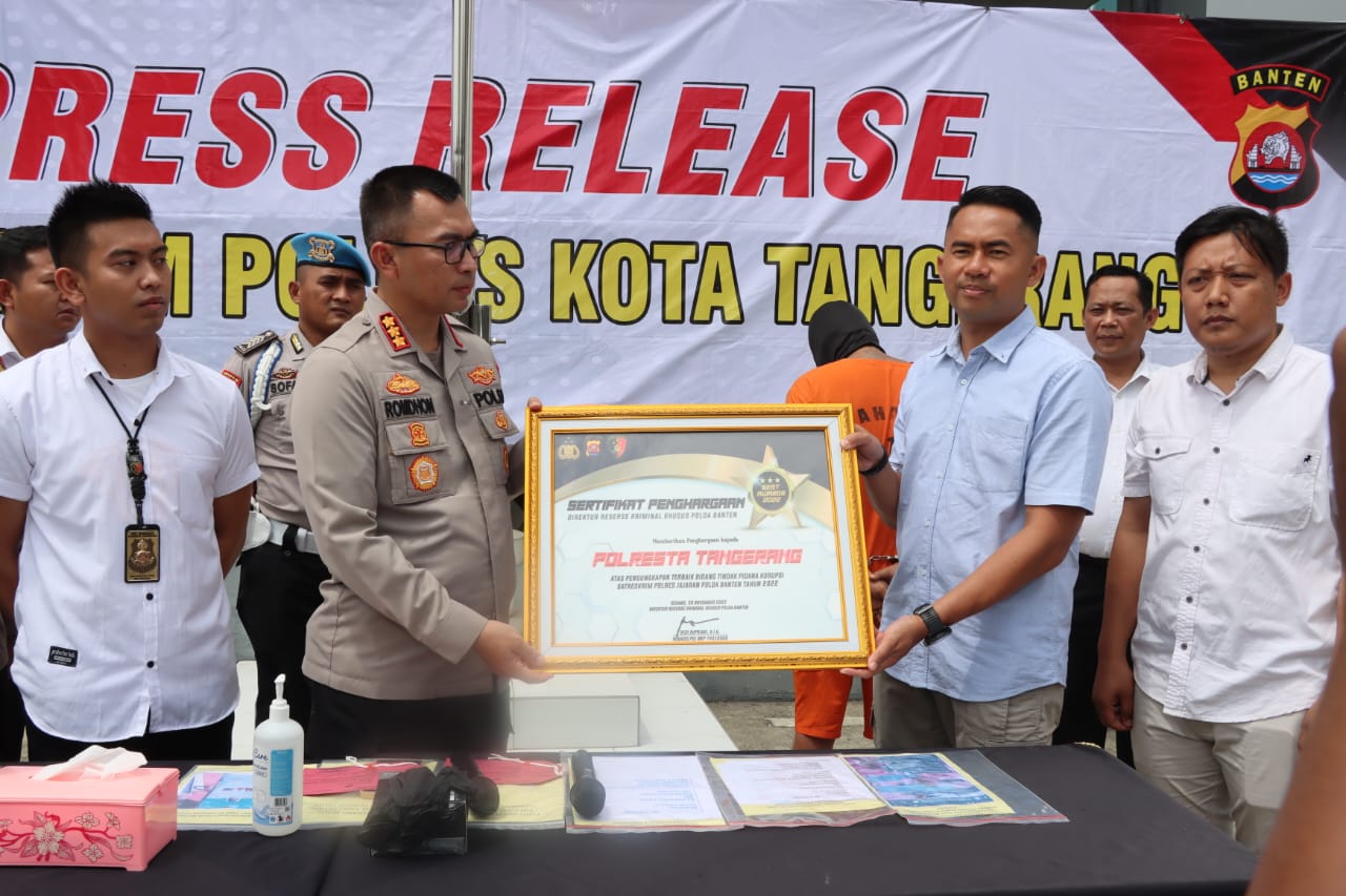 Ungkap Kasus Korupsi, Satreskrim Polresta Tangerang Diberi Penghargaan