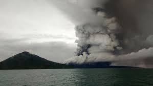Waspada! Gunung Anak Krakatau Siaga III