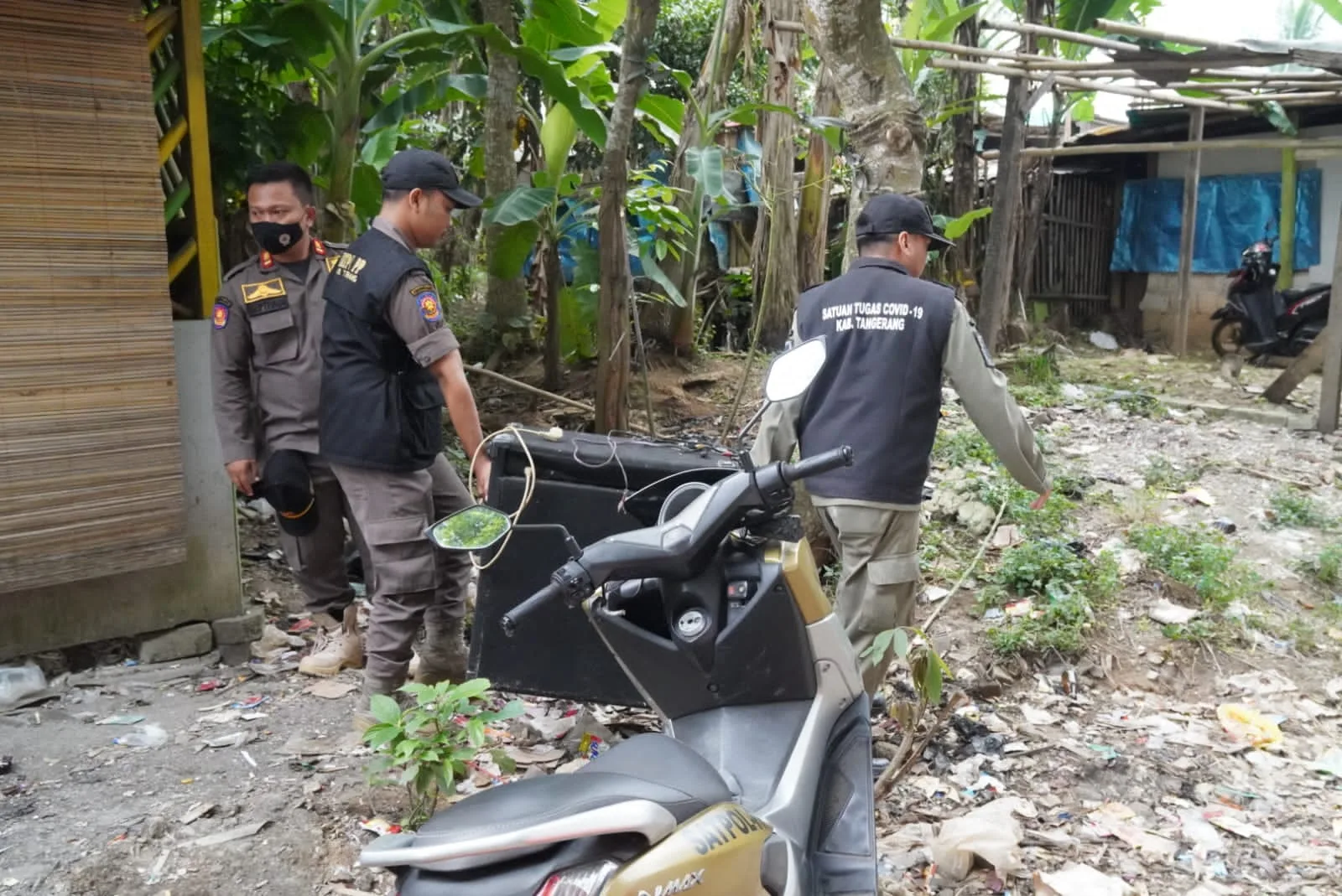 Satpol PP Gerebek Warem di Dekat Masjid Al-Amjad Tigaraksa
