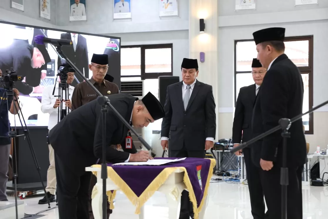 Zaki Lantik 6 Pejabat Eselon 2, Yayat Rohiman Jabat Kepala DPMPD