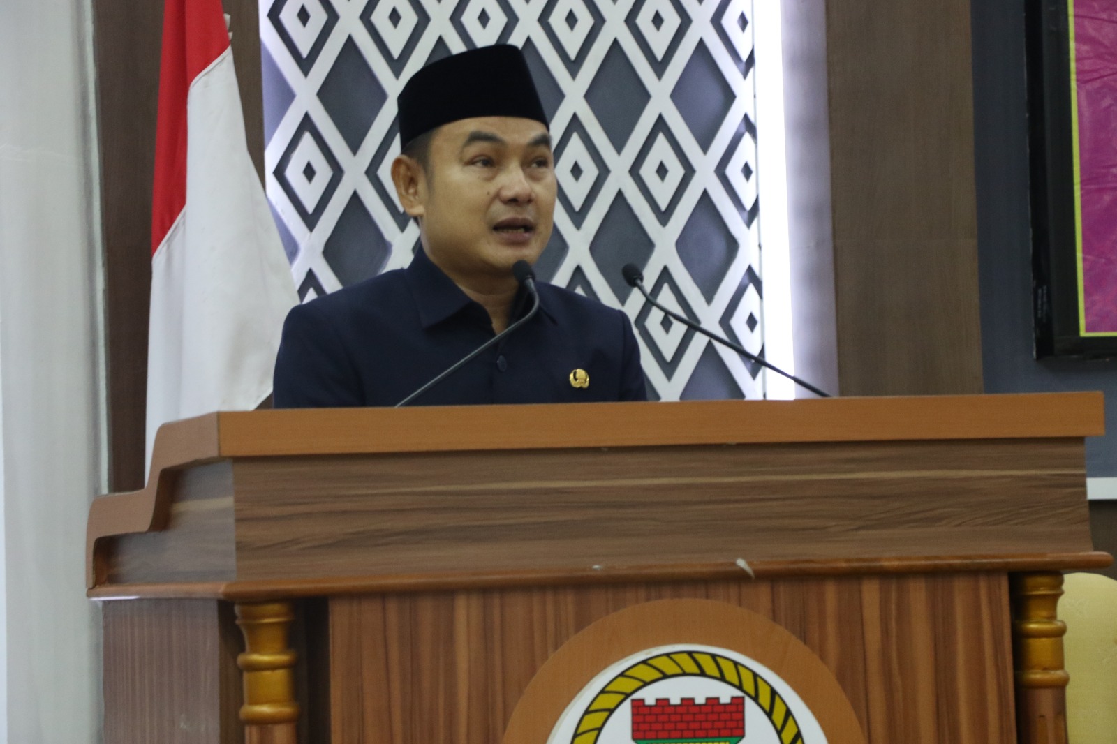 Wabup Mad Romli Hadiri Rapat Paripurna Penyampaian Rekomendasi DPRD Terhadap LKPJ Tahun 2022