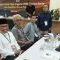 Berbaju Putih, Miptahudin Sumringah Saat Daftar Calon DPD RI