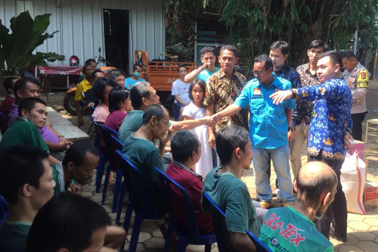 Bawa Beras dan Kipas Angin, KNPI Kabupaten Tangerang Sambangi Panti ODGJ di Cisauk