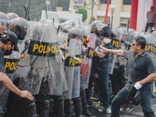 Jelang Pemilu 2024, Polres Metro Tangerang Kota Gelar Simulasi Sispamkota