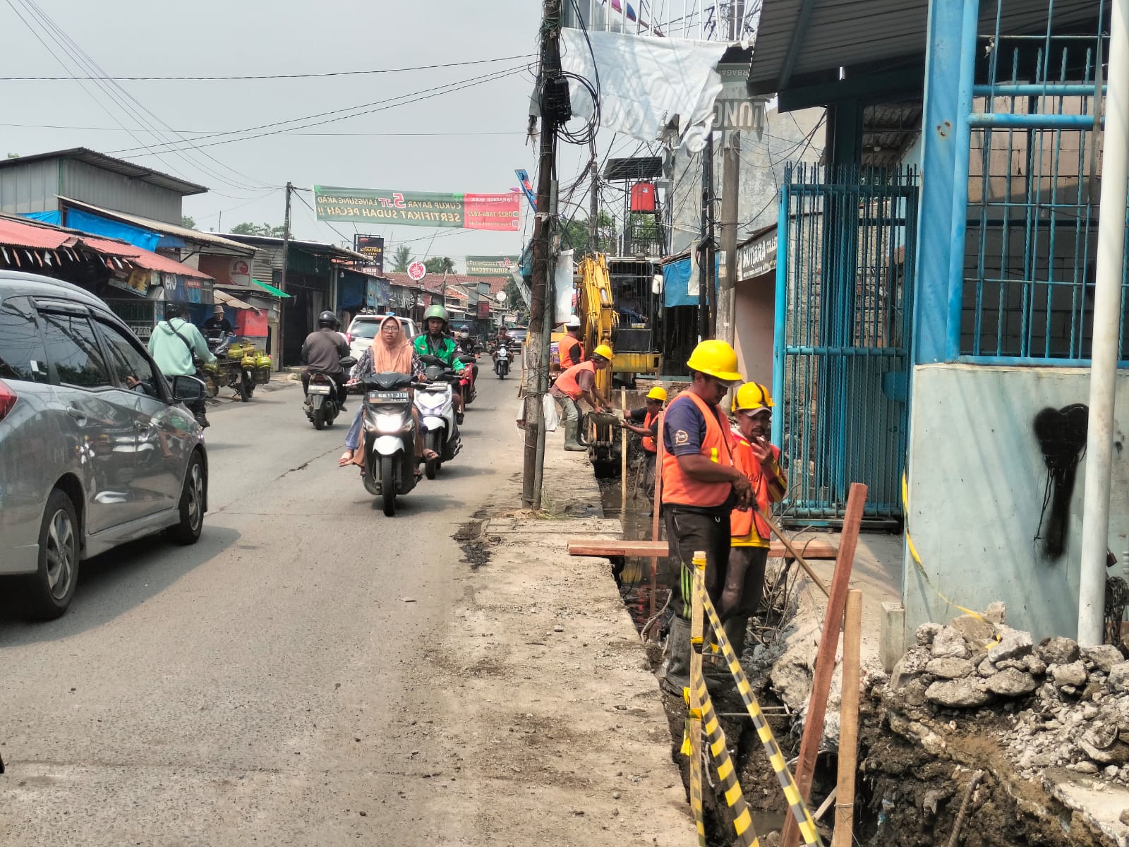 Perbaikan Saluran Drainase oleh DBMSDA Kabupaten Tangerang. (Dok)